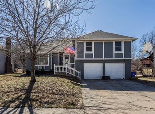 807 E Northview St, Olathe, KS 66061