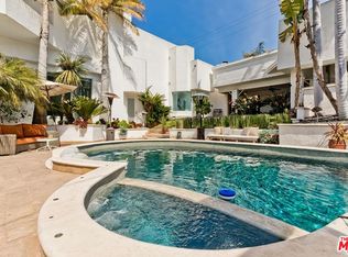6710 S Garth Ave, Los Angeles, CA 90056