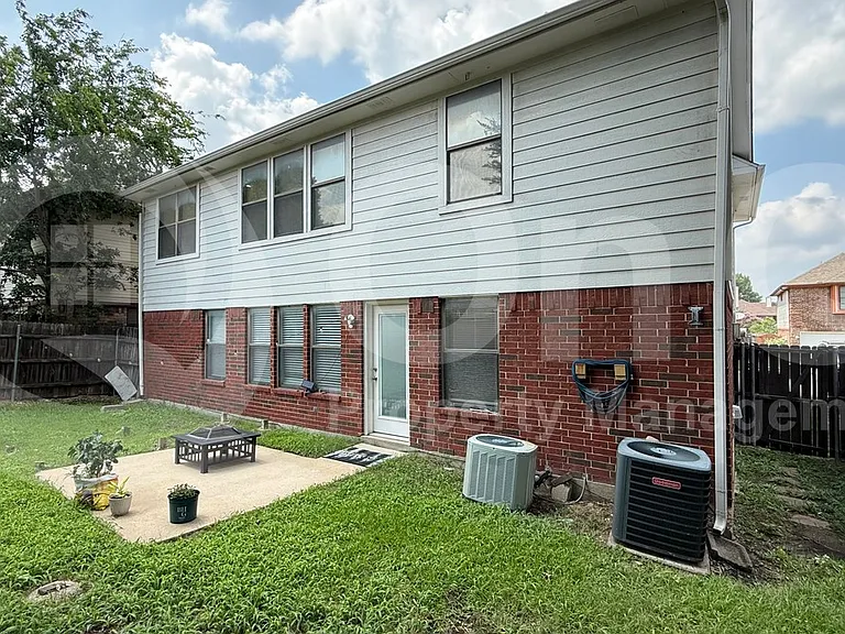 786 Pierre Ln — Photo 22