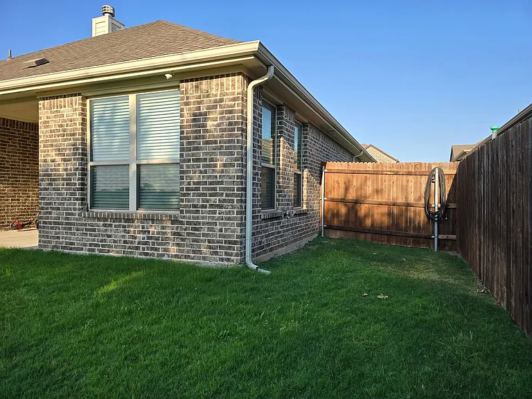 7608 Rothbury Dr — Photo 30