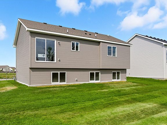 3rd image of 1002 Brandenburg Cir