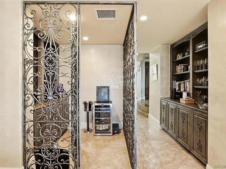 1011 Avenida Amantea — Photo 9