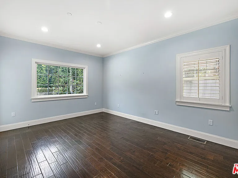1147 Centinela Ave — Photo 31
