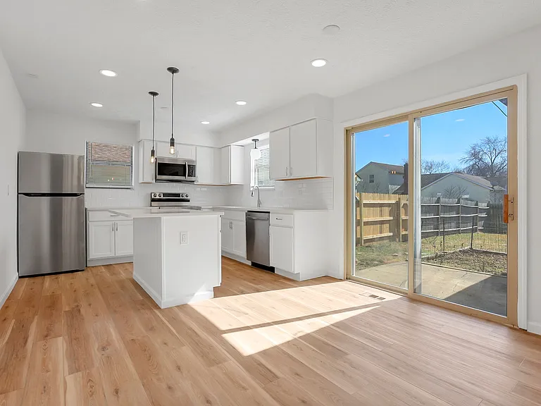 1747 Hightower Dr — Photo 7