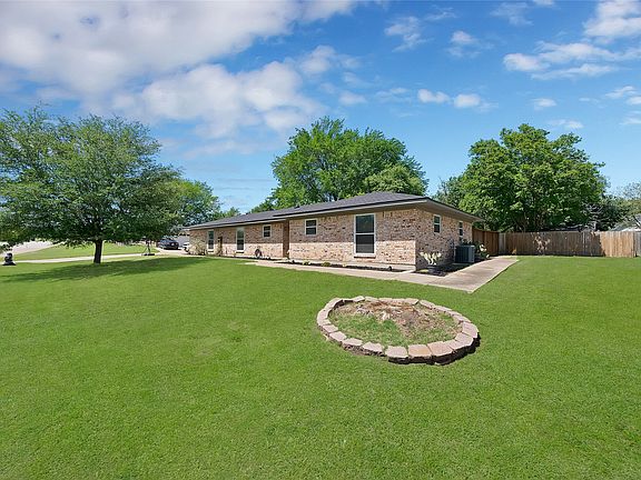 2nd image of 103 Willow Lake Ln