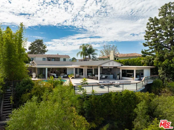 2052 Stradella Rd, Los Angeles, CA 90077