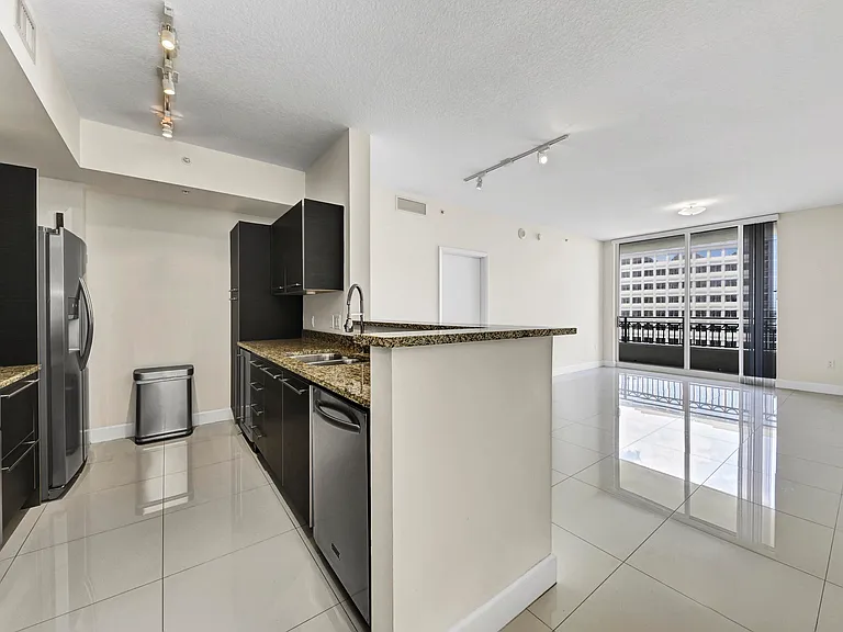 550 Okeechobee Blvd #1404 — Photo 2