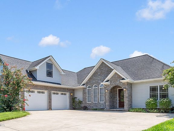 2nd image of 1101 Laurel Pond Ln