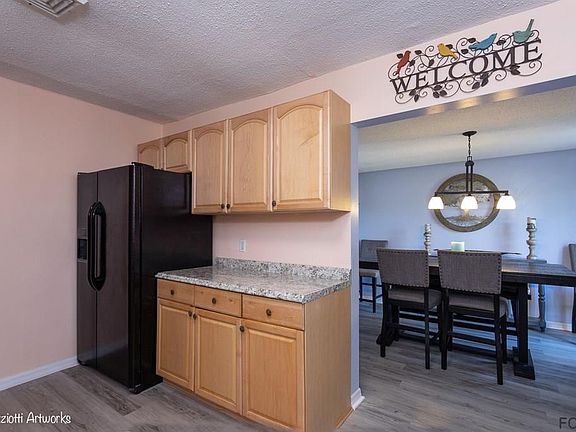 5th image of 845 Oleander Ave