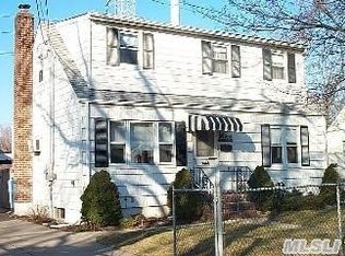 3545 Mallard Rd, Levittown, NY 11756