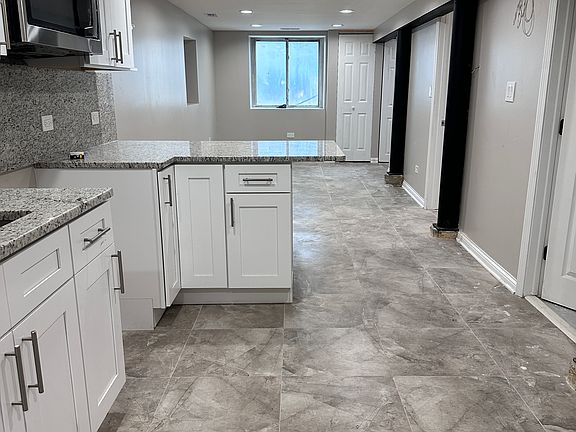 3rd image of 2908 W 38th Pl #Basement