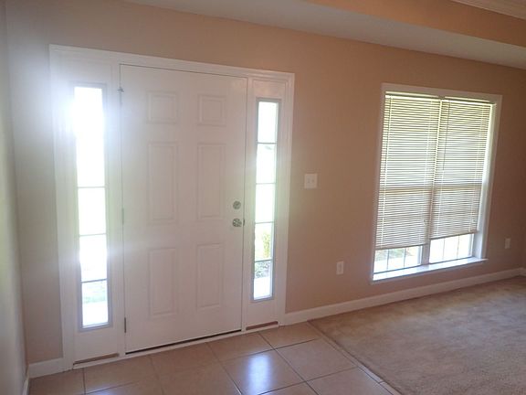 2nd image of 139 Hilltop Cir