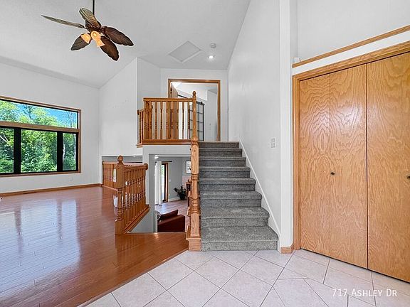 2nd image of 717 Ashley Dr