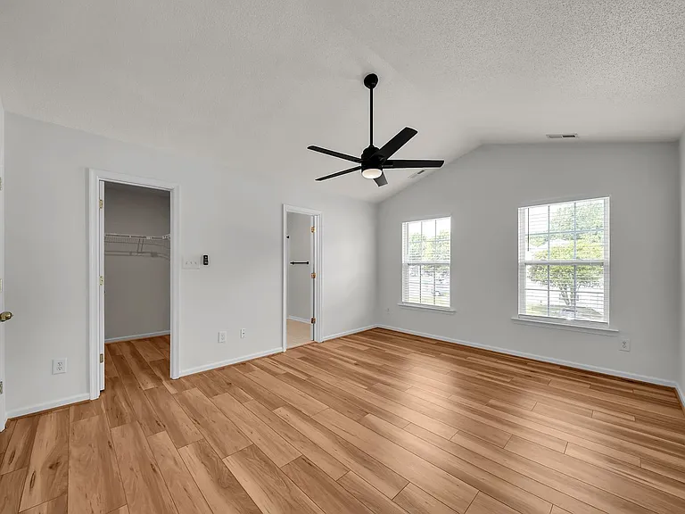 408 Holmes Blvd — Photo 34