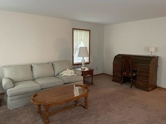 3rd image of 1004 Independence Dr