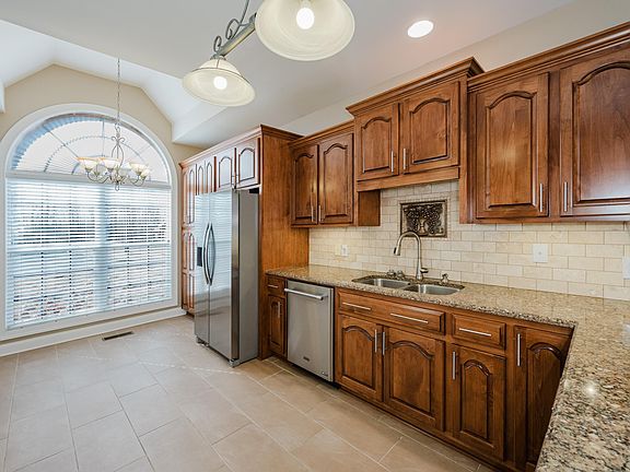 2nd image of 108 Hickory Ridge Rd