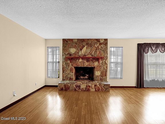 5th image of 4471 Longbow Dr