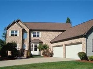 60 Majestic Ct, Canfield, OH