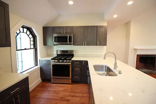 63 Beech Glen St #2 Photo 1