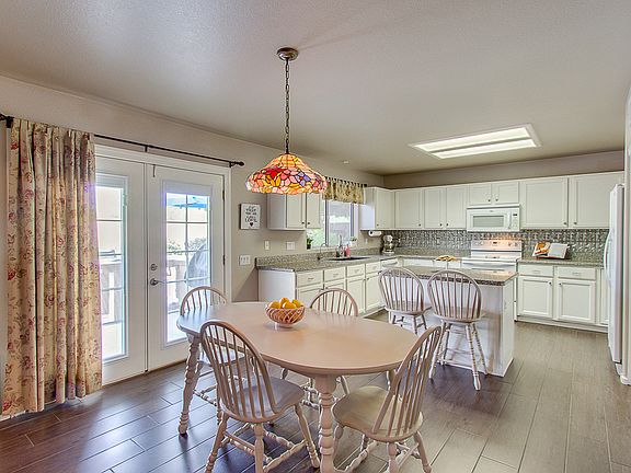 3rd image of 3229 W Stephens Pl