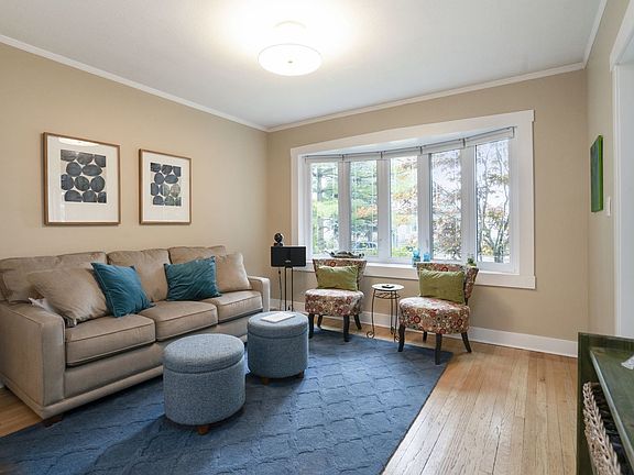 3rd image of 5725 N Melvina Ave
