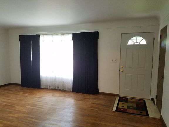 2nd image of 2732 E Dexter Dr