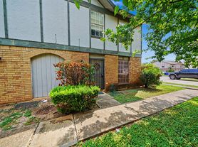Meadow Field Ave. 5216