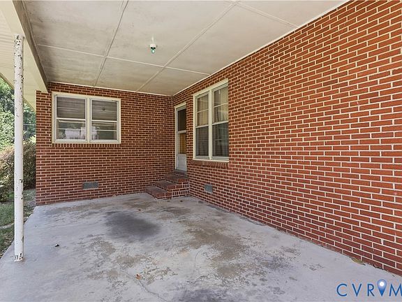4th image of 1210 Oakwood Dr