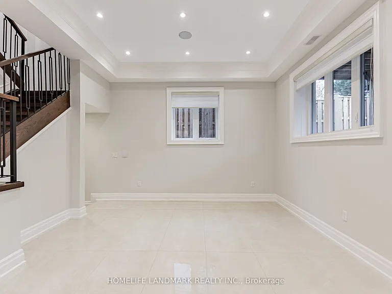 198 Empress Ave — Photo 33