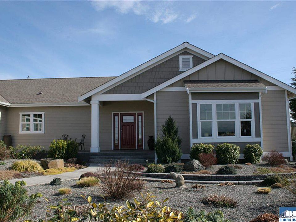 1st image of 215 Dungeness Greens Way
