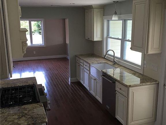 2nd image of 20 Edgewater Ave