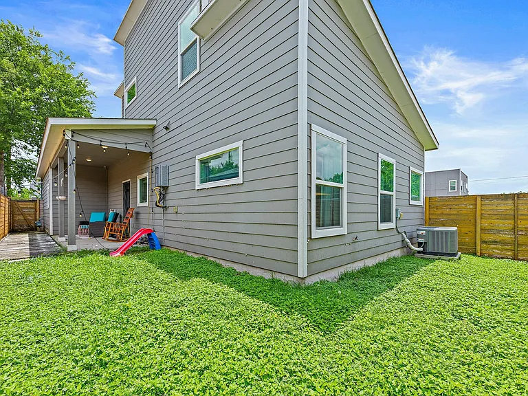7600 Carver Ave #A — Photo 32