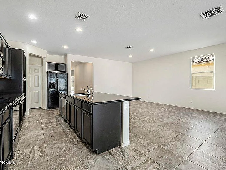 2146 W Tobias Way — Photo 9