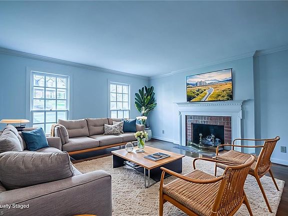 5th image of 5 Kenbridge Ct
