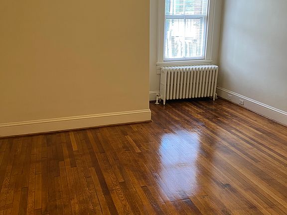2nd image of 2914 Park Ave #1