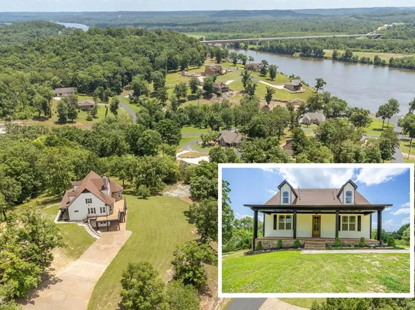 851 Rivers Edge Dr, Bath Springs, TN 38311