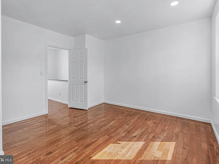 1719 S 18th St — Photo 28