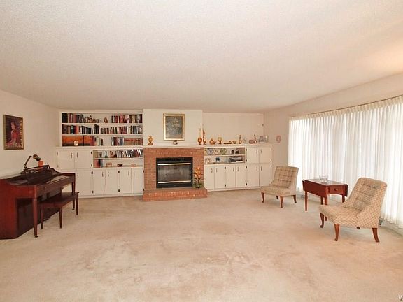 3rd image of 49 Wellington Ct
