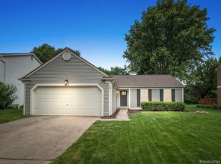 311 Arlington Dr, Rochester Hills, MI 48307