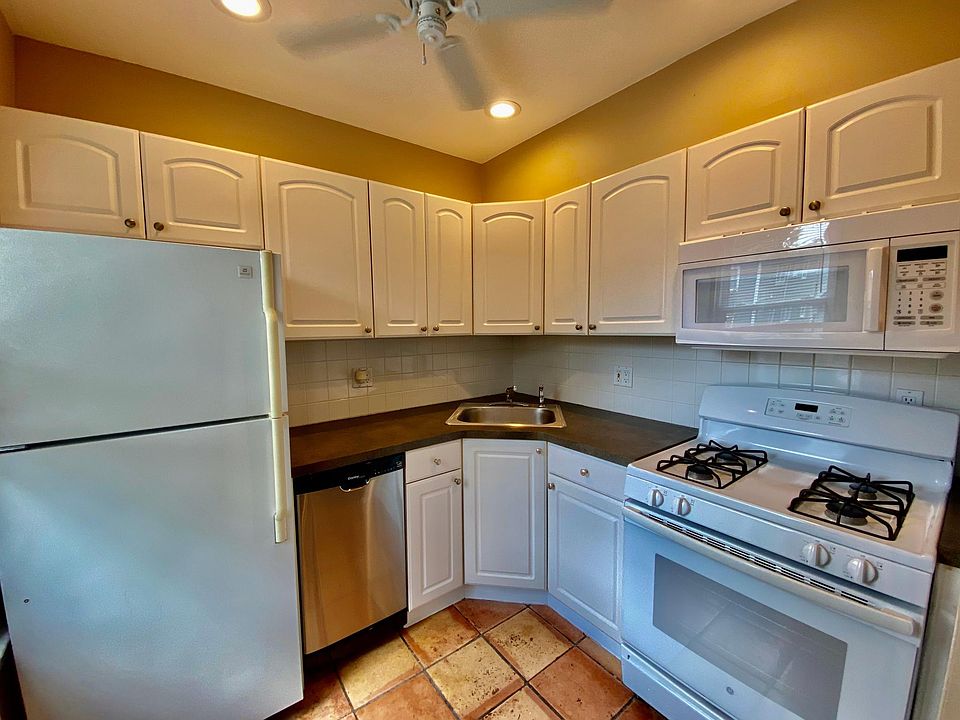 1st image of 138 Sterling Ave Floor 2