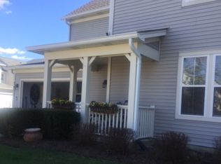 2927 Falling Waters Ln, Lindenhurst, IL 60046