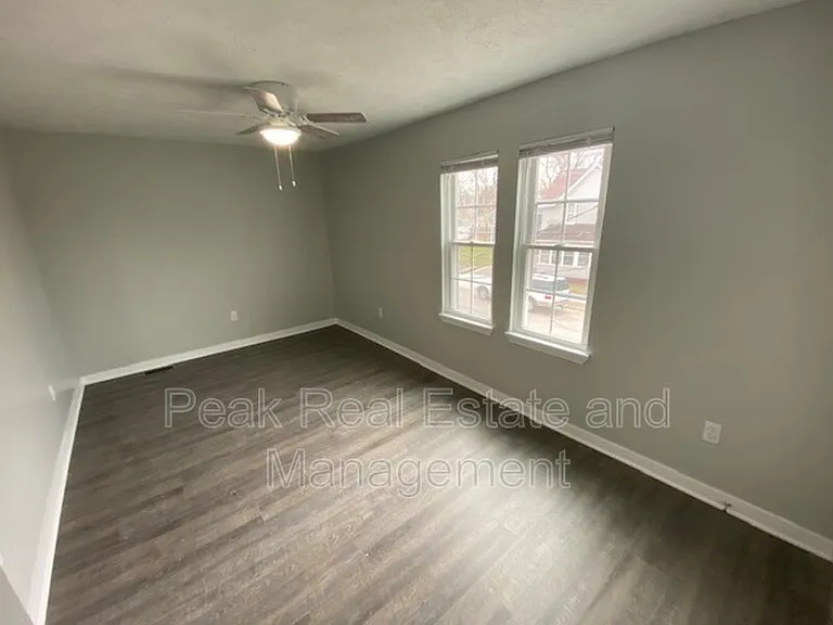 1011 Logan St SE — Photo 15