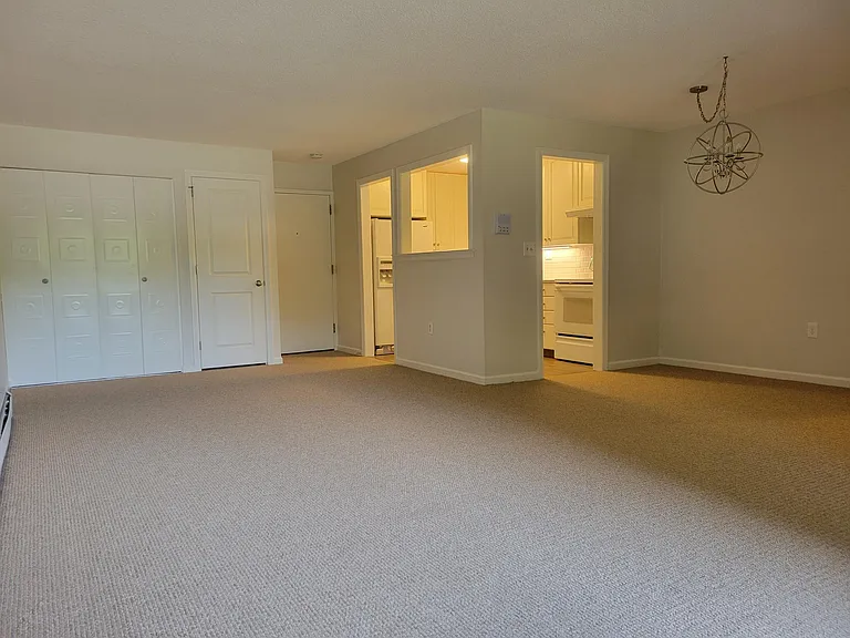 64 Oxbow Dr #B3 — Photo 8