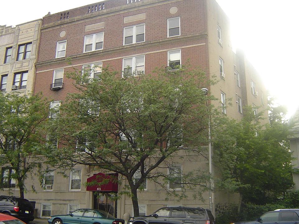 The building is located right on Boulevard East