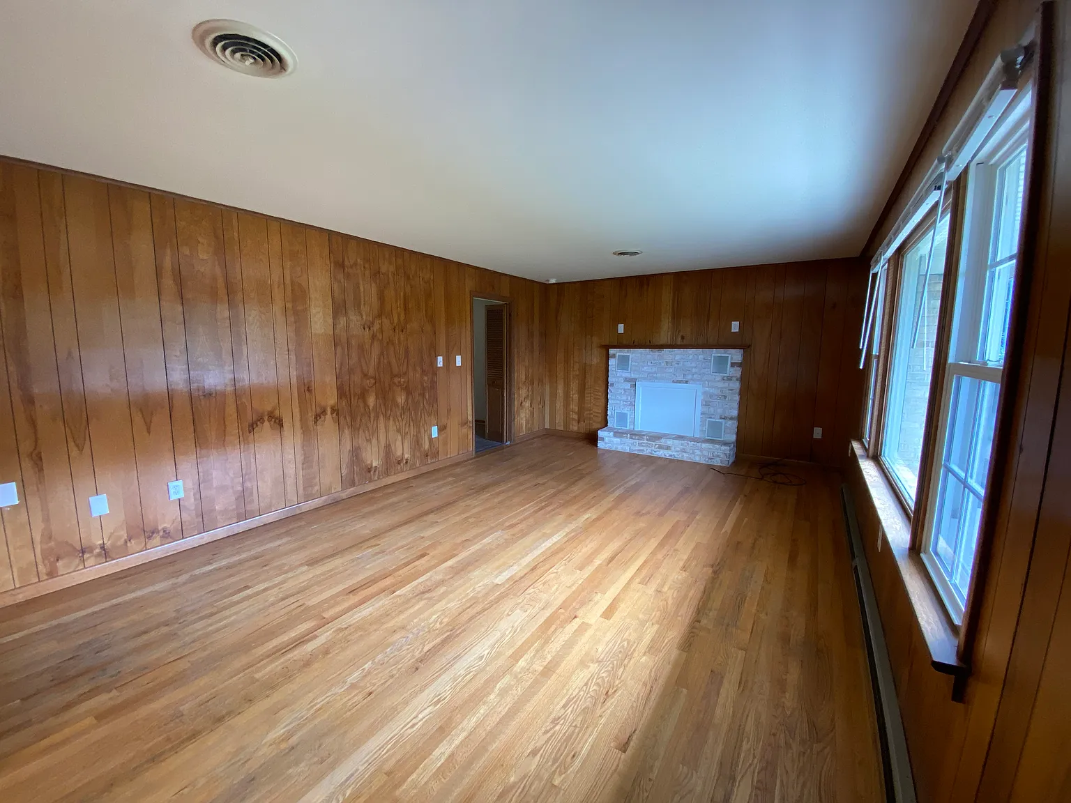 3 bed, $1,995 — Photo 4