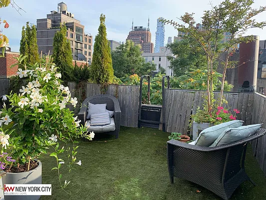 Rented by Keller Williams NYC | media 13