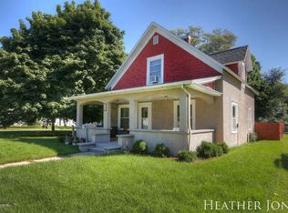 814 N 5th St, Greenville, MI 48838