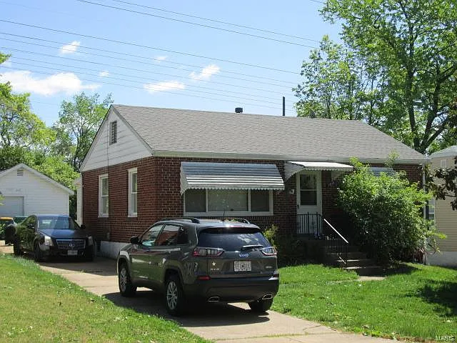 7513 Haywood Dr photo 1