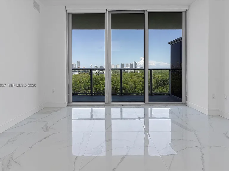 16385 Biscayne Blvd #717 — Photo 26