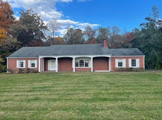 411 Oxford Dr, Fredericksburg, VA 22405